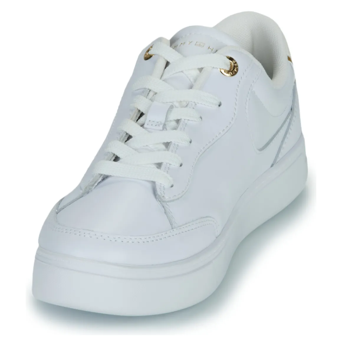 ESSENTIAL CHIC COURT SNEAKER