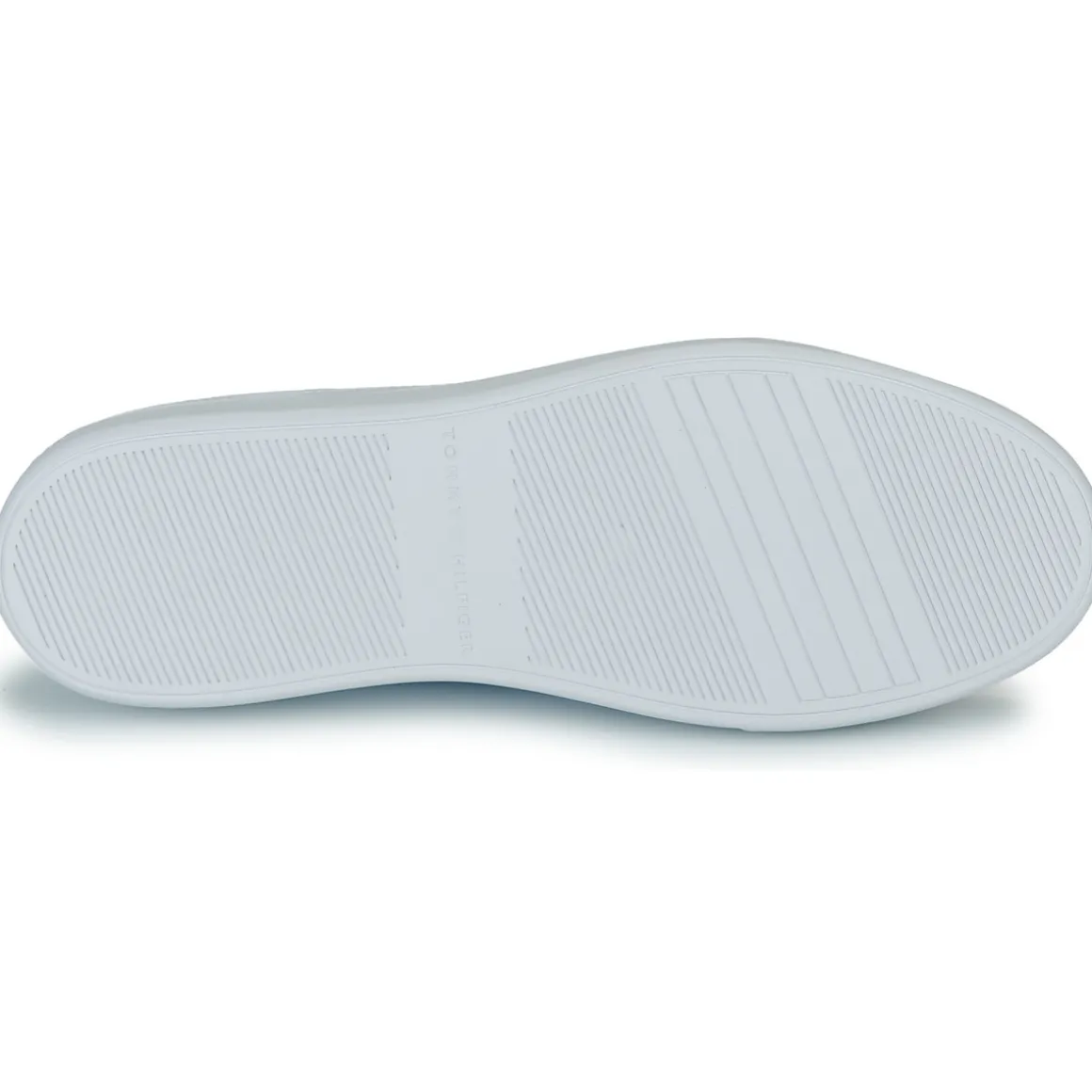 ESSENTIAL CHIC COURT SNEAKER