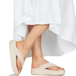 Getaway Groove Platform Flip