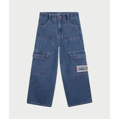 Jean fillette avec grandes poches