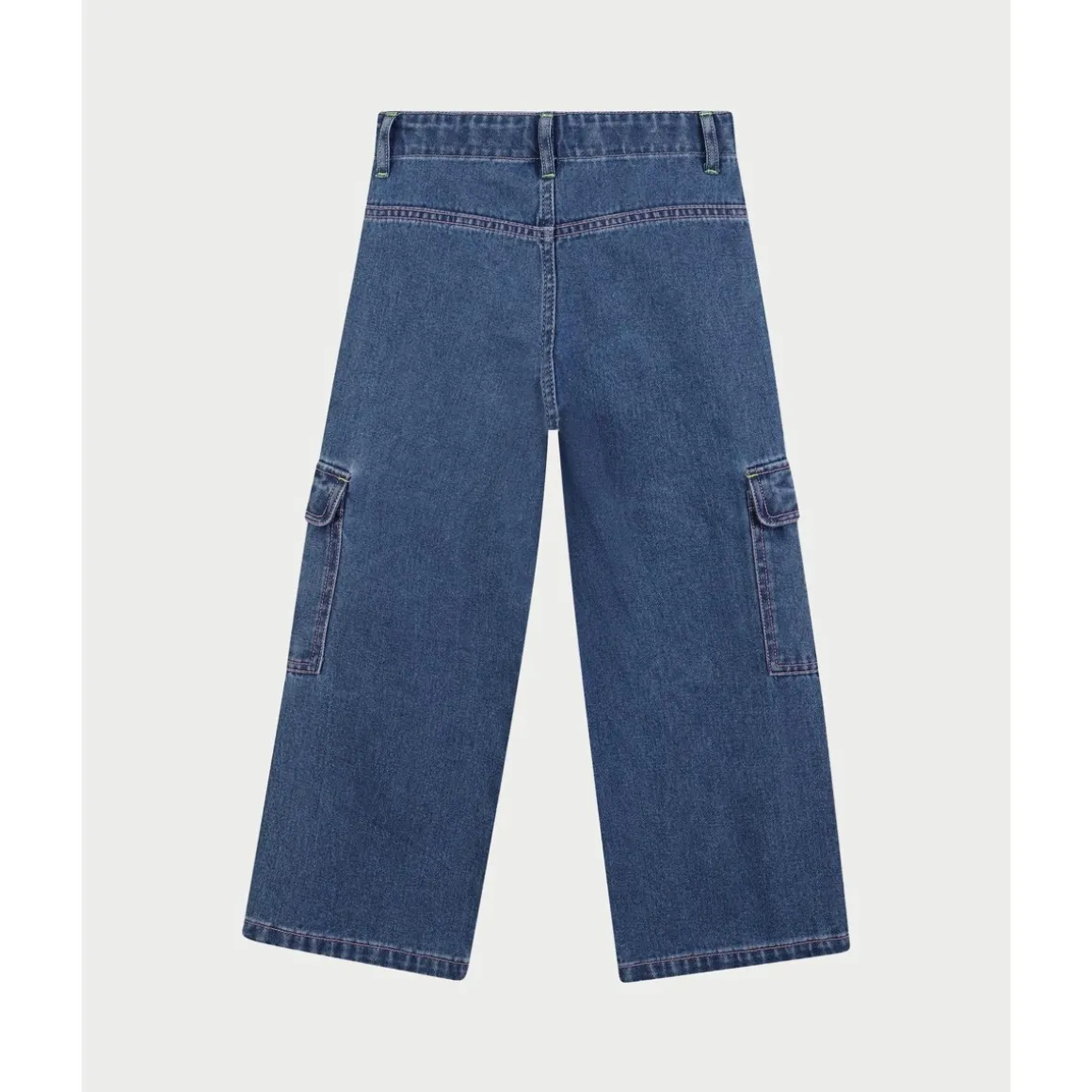 Jean fillette avec grandes poches