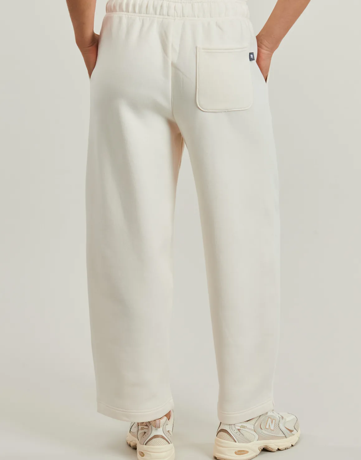 LINEAR HERITAGE FLEECE BARREL LEG PANT