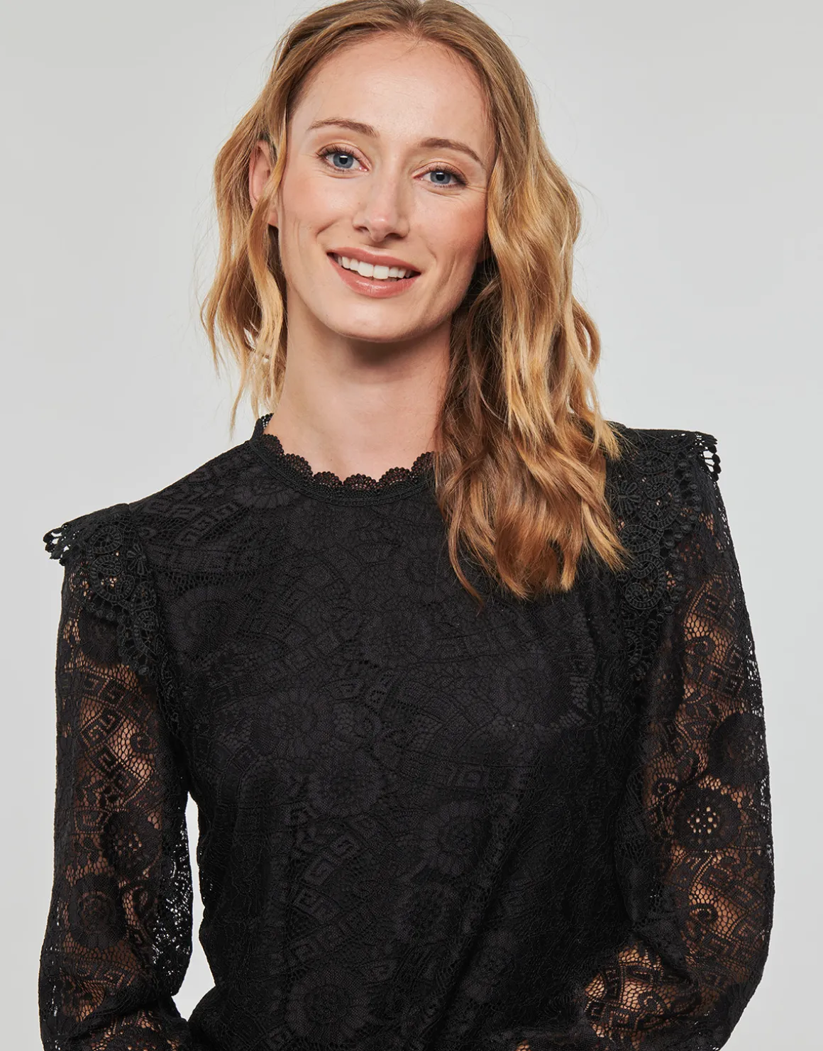 PCOLLINE LS LACE TOP NOOS BC