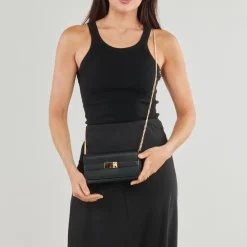 TH HERITAGE LRG FLAG W/CHAIN