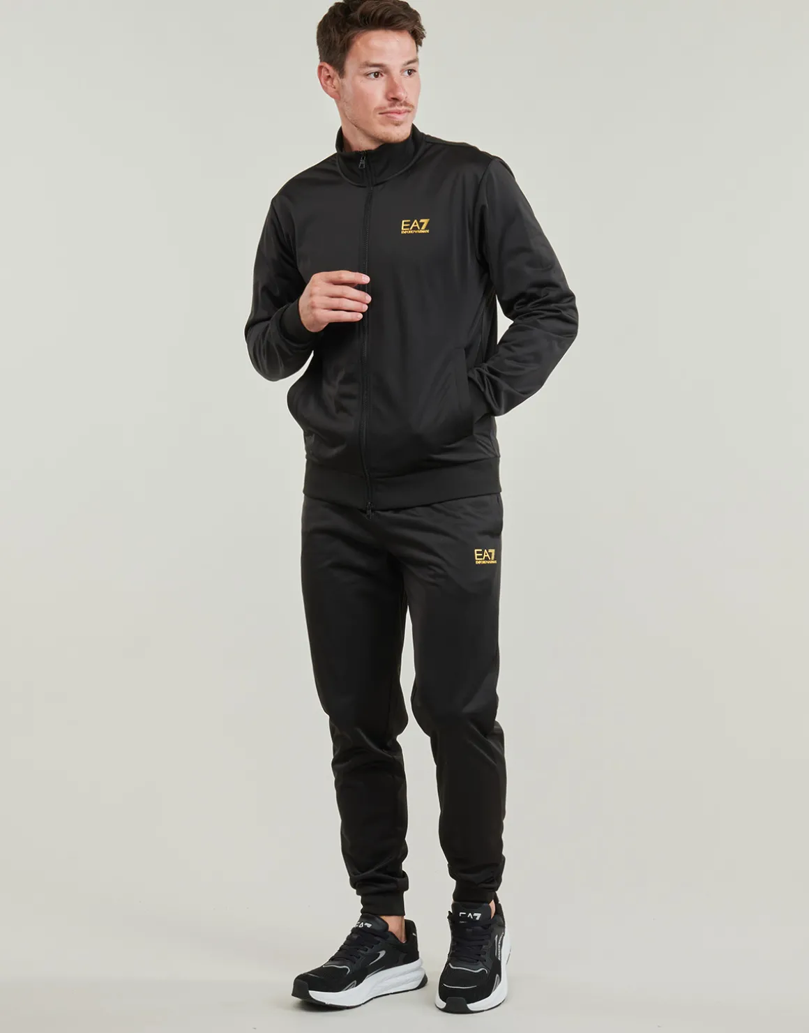 TRAIN CORE ID M T-SUIT TT FZ CH PL