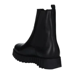 910582-60 KICK FAVORITE