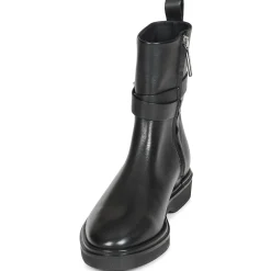 ANKLE BOOT W/ METAL LOGO