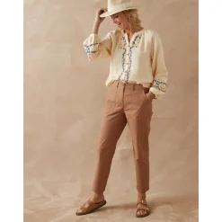 by - Blouse boutonnée brodée avec lin