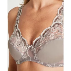 by - Soutien-gorge à armatures tulle brodé