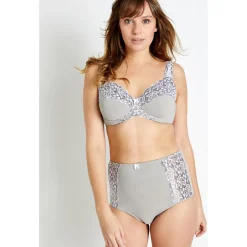 by - Soutien-gorge à armatures minimiseur