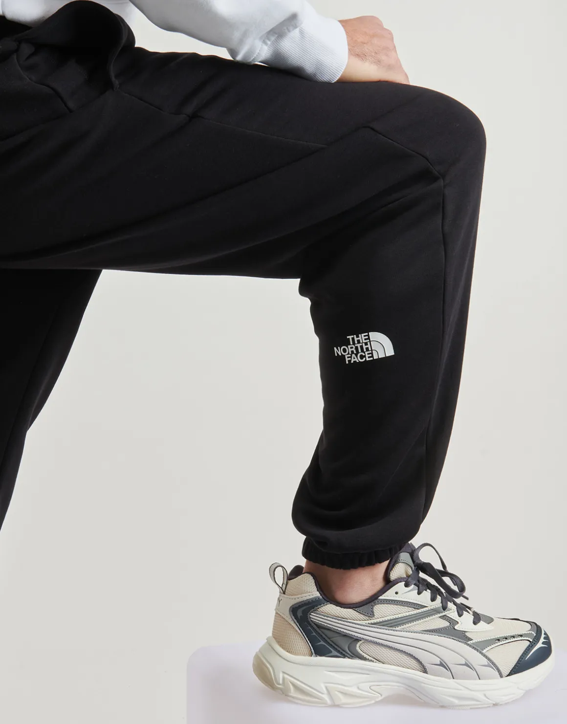 Dome Light Regular Tapered Jogger