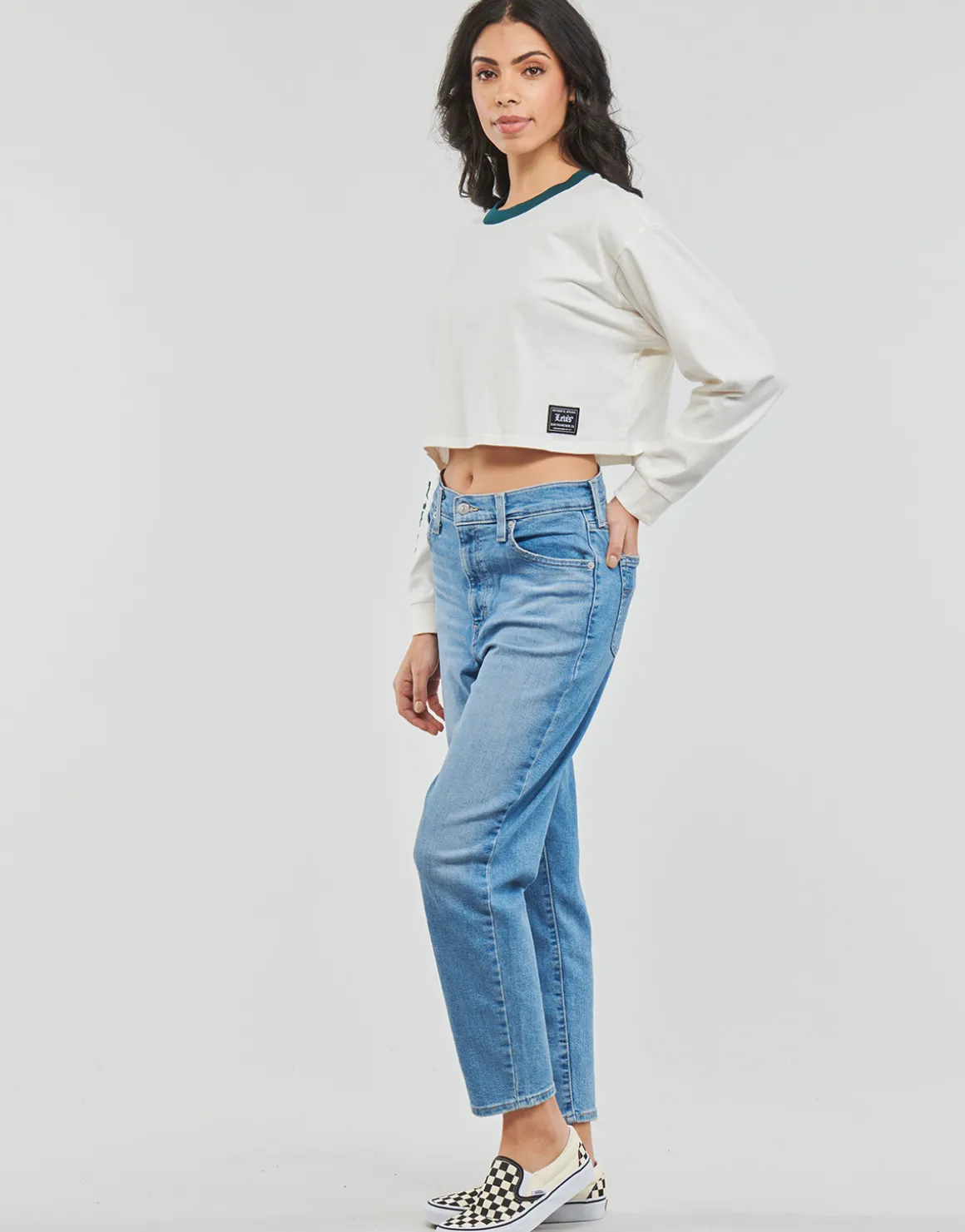 HIGH WAISTED MOM JEAN