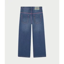 Jean fillette avec cœurs appliqués