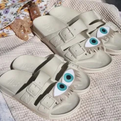 Sandales plates Olhos