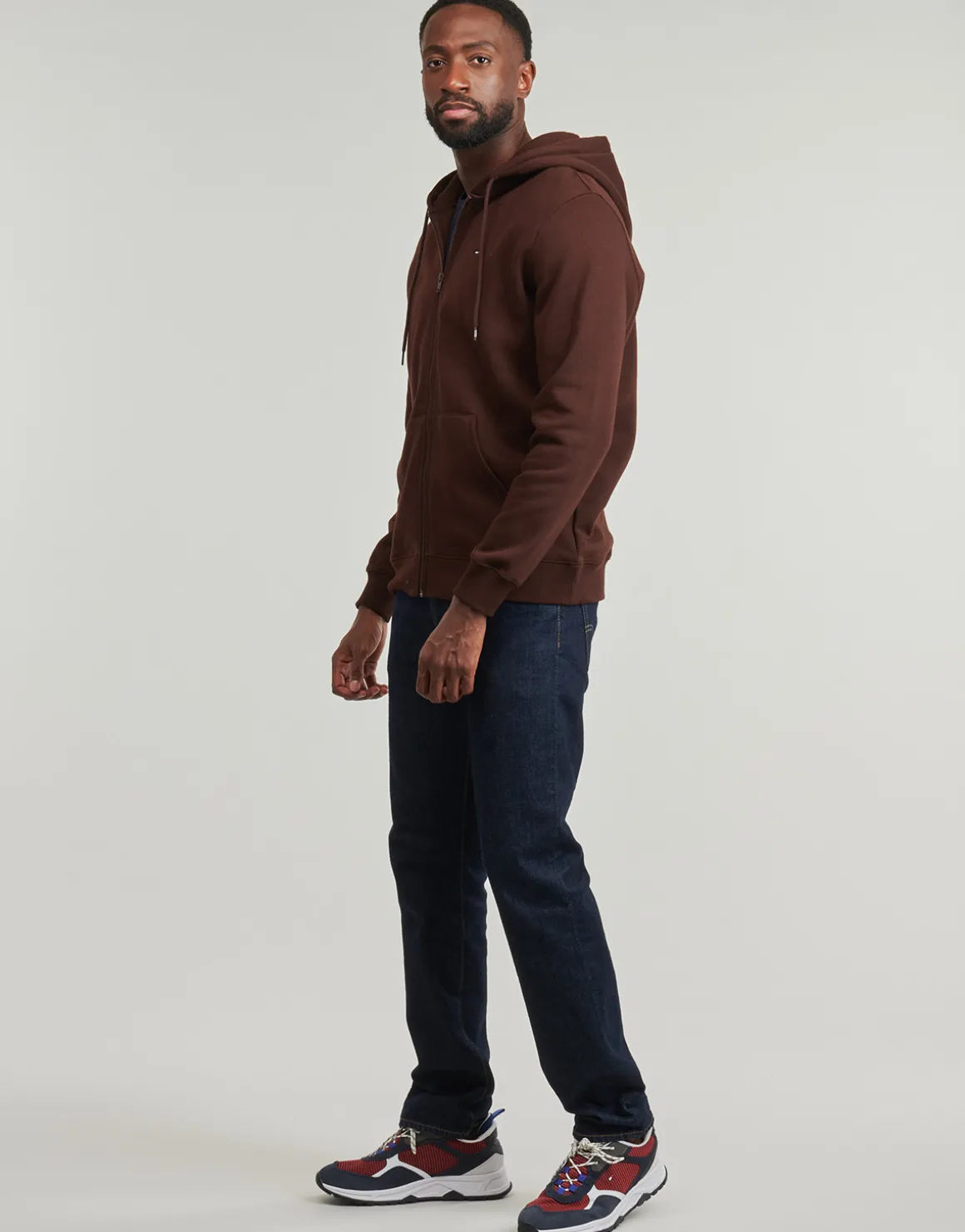 TJM REG S FLAG ZIP THRU EXT