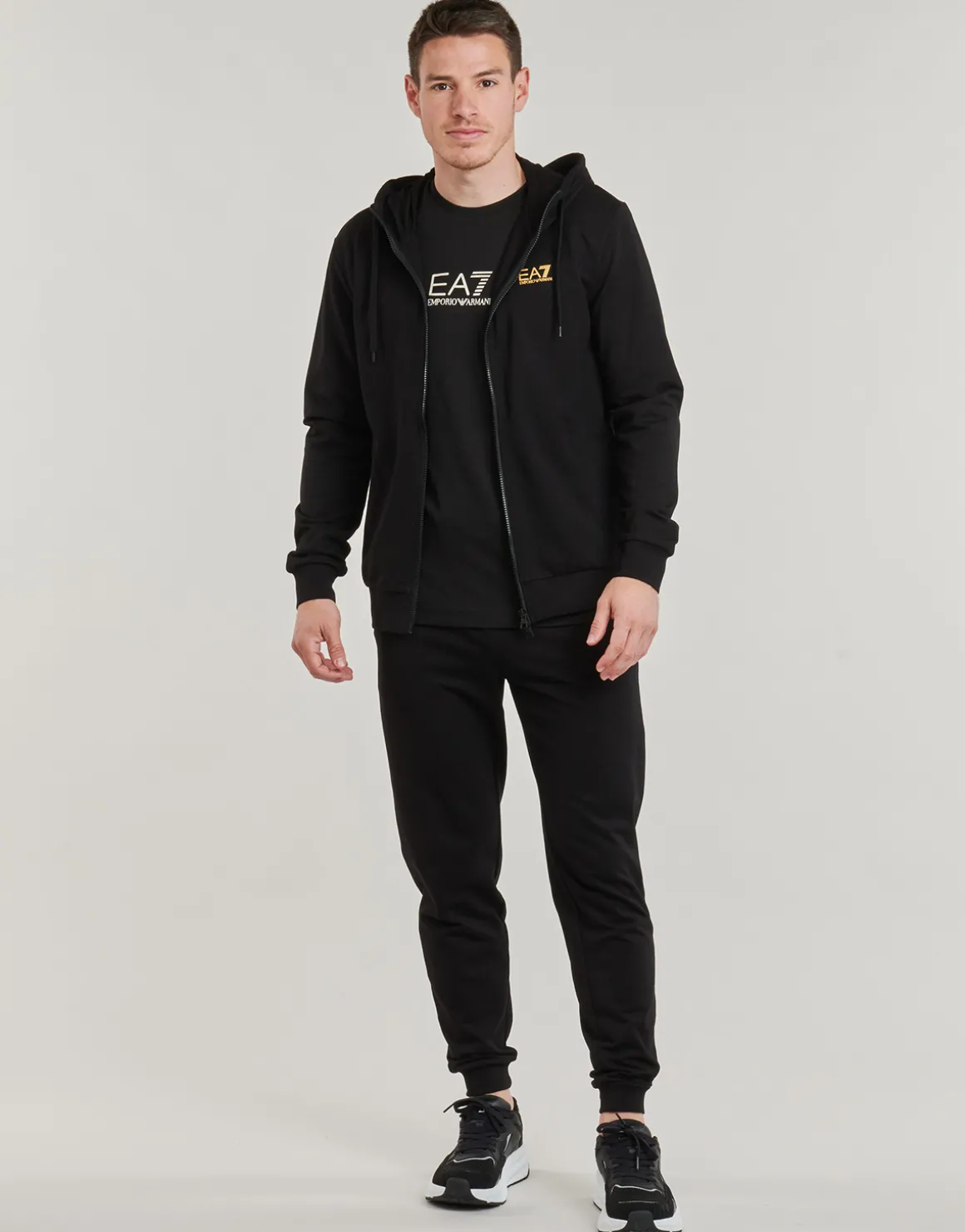 TRAIN CORE ID T-SUIT 8NPV63